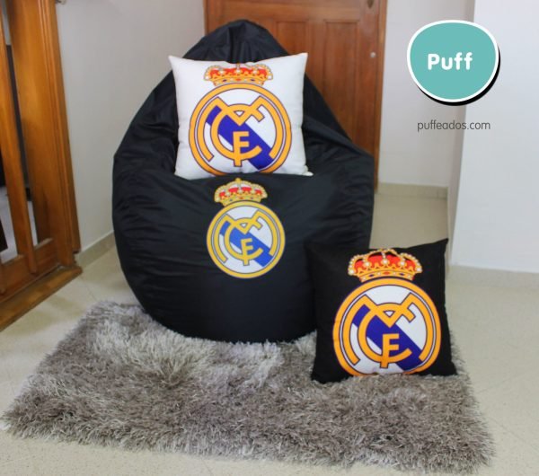 Puff Real Madrid incluye dos cojines.